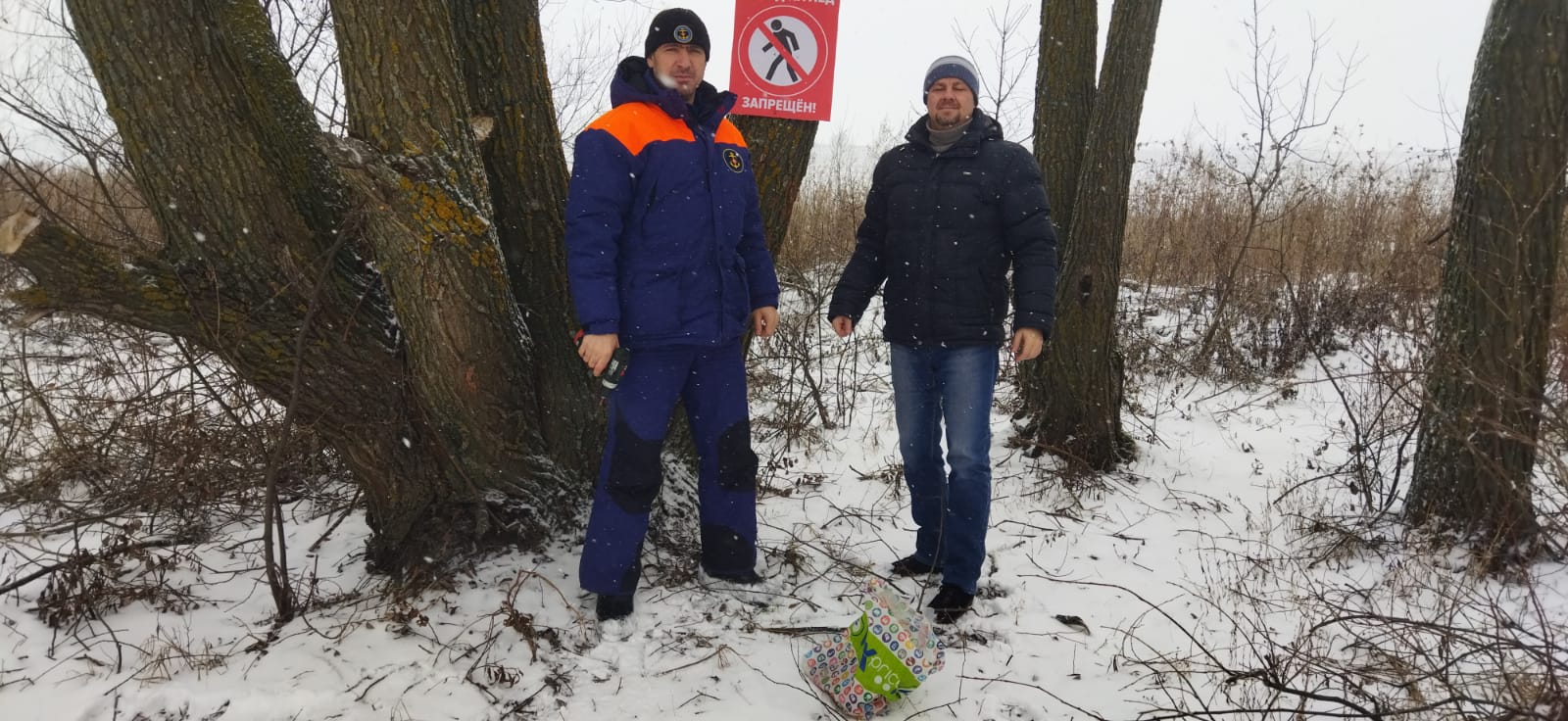Установка запрещающих знаков на р. Красивая Меча.