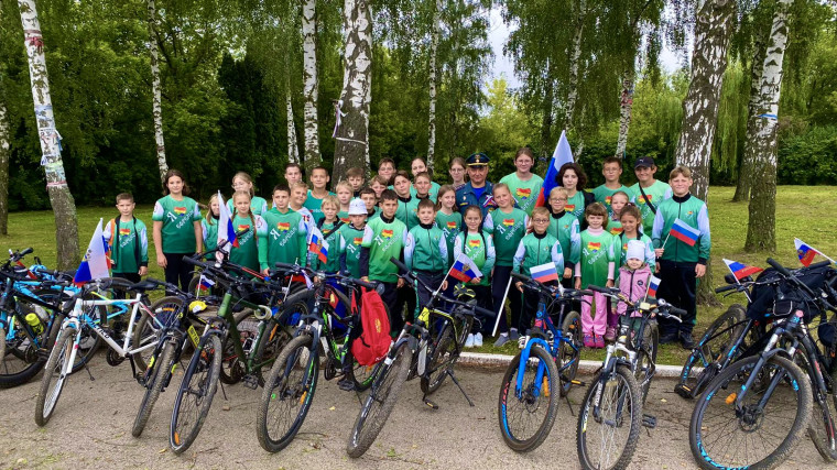 В Ефремове прошел велопробег, посвященный Дню флага. В Ефремове прошел велопробег, посвященный Дню флага.